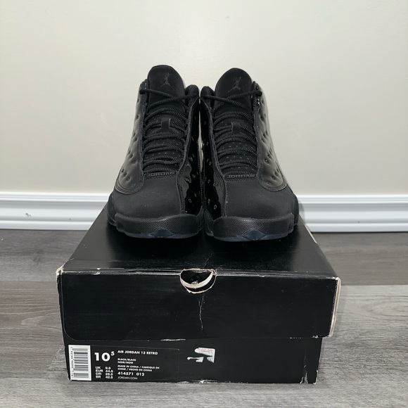 Jordan 13 Cap and Gown - Picture 2 of 5